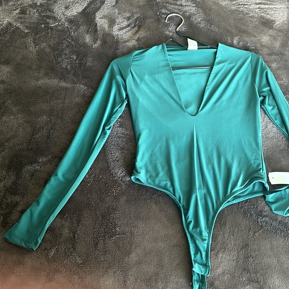 Bodysuit green dressy top - Picture 2 of 5